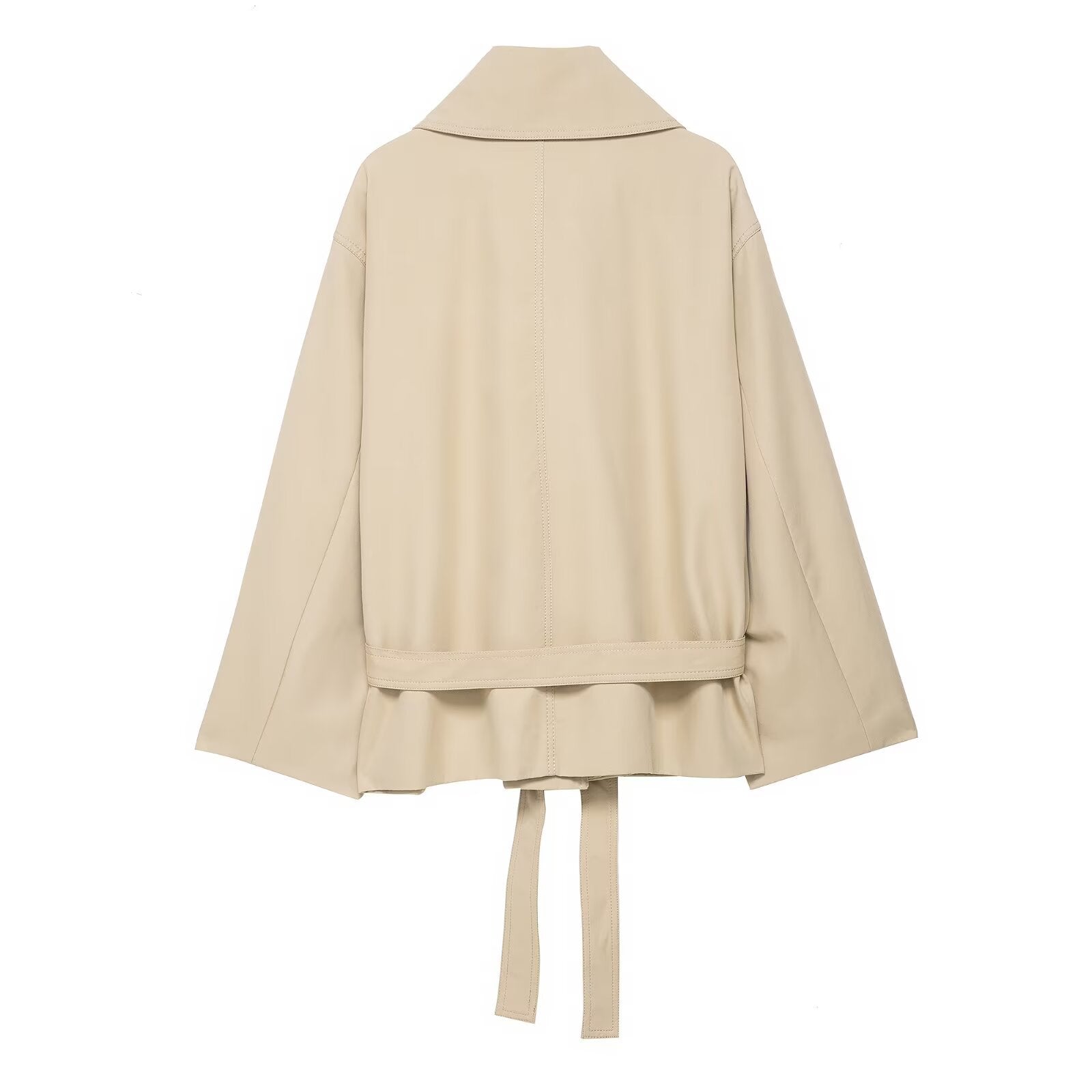 Comes with a waistband windbreaker and buttoned shorts